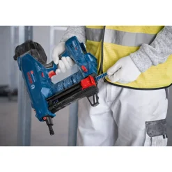 Akkubetoninaulain Bosch Professional GNB 18V-38, 18V, 2x4.0Ah ProCore-akuilla + XL-Boxx