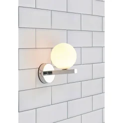 Kylpyhuoneen seinävalaisin Markslöjd Stream kromi/valkoinen