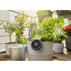 Lomakastelusarja Gardena AquaBloom, aurinkokennolla