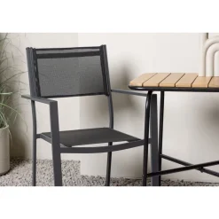 Parvekeryhmä Venture Home, 88x70cm Holmbeck-pöytä + 2 mustaa Copacabana-tuolia