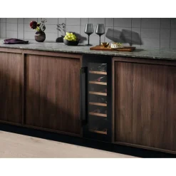 Viinikaappi Electrolux 500 EWUS020B5B, 29.5cm, 1 lämpötila-alue, integroitava, musta