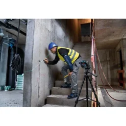Yhdistelmälaser Bosch Professional GCL 2-50 G + RM10-pidike + BT150-jalusta